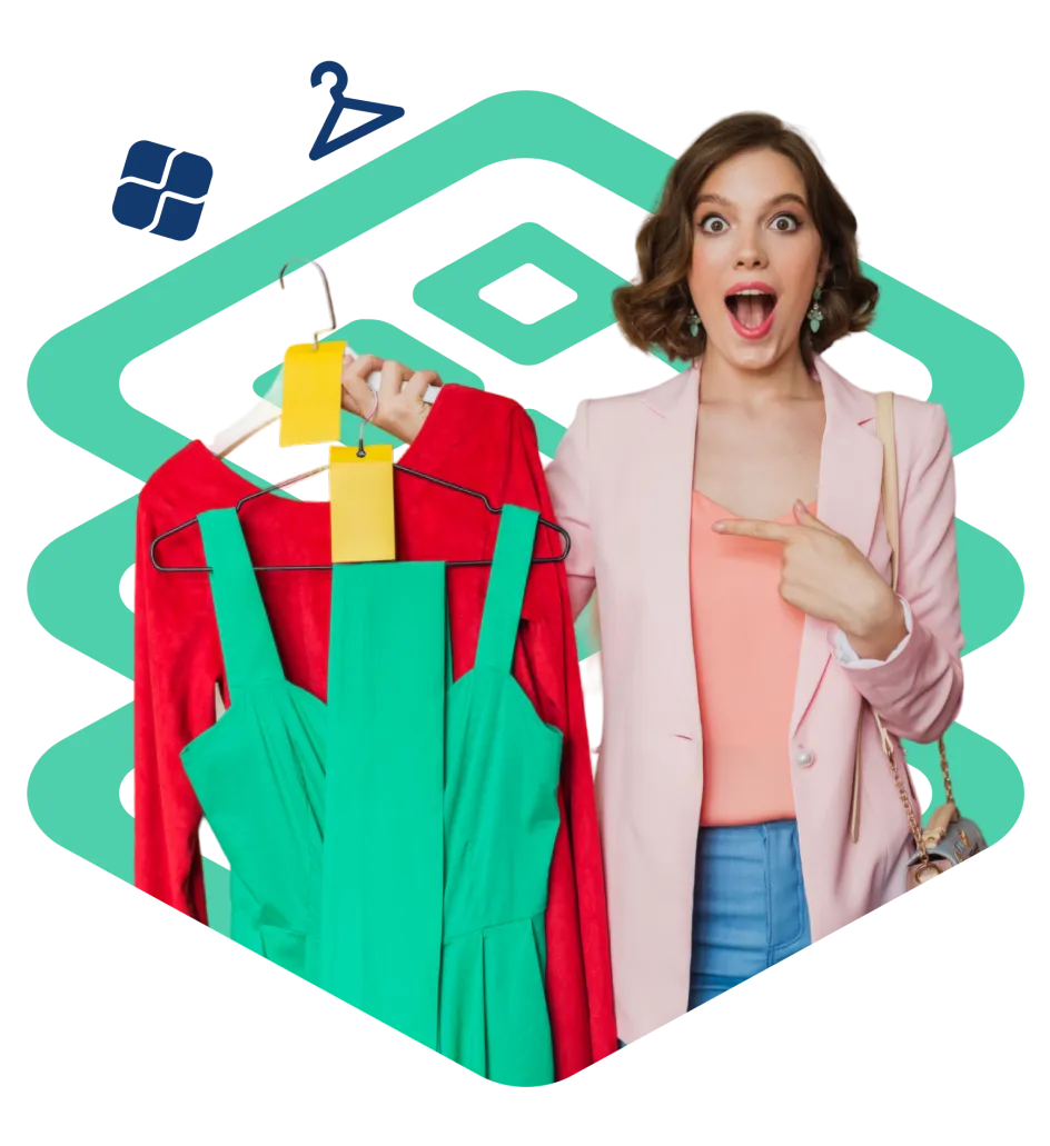 Mulher com expressão de surpresa segunrando roupas.
